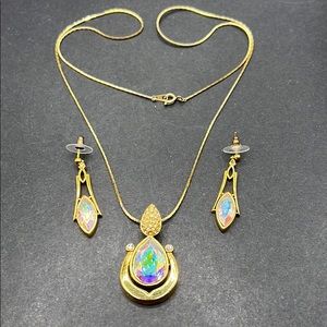Vintage WW rhinestone necklace and earrings set